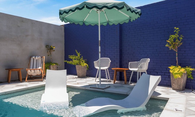 Mid-City Hotel | The Iris Motel