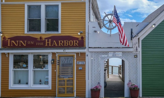 Stonington Hotel | The Isaac Evans - Inn on the Harbor