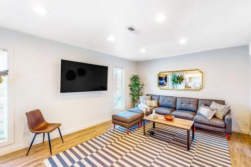 Elkhart Haus | The Jewel of Elkhart, Upper Unit