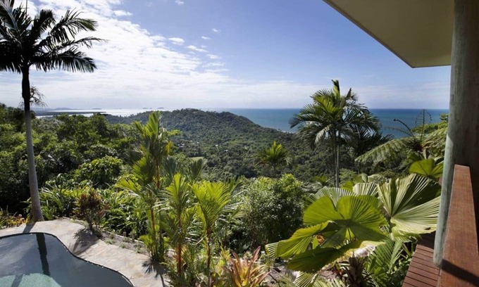 Bingil Bay Haus | Looking for solitude, we have just the place. Perched high on the side of the mountain at Bingil Bay