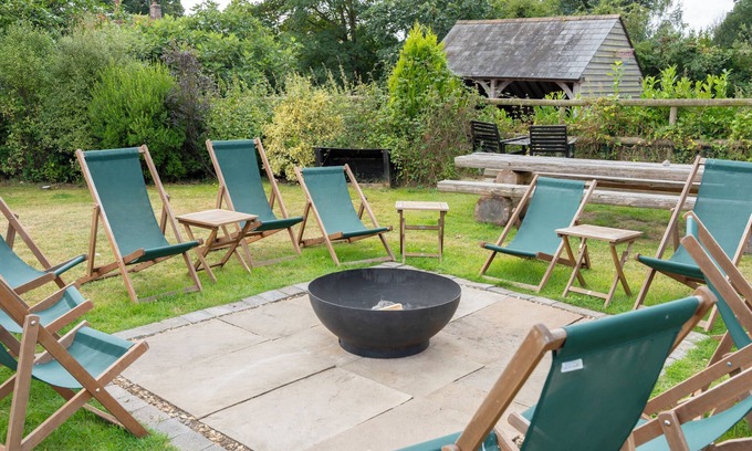 Whiteparish Bed & Breakfast | The Kings Head