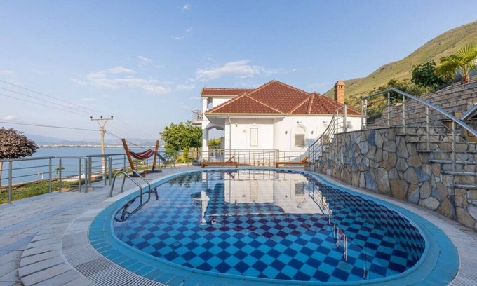 Shkoder Haus | The Lake House 1 by PikHost