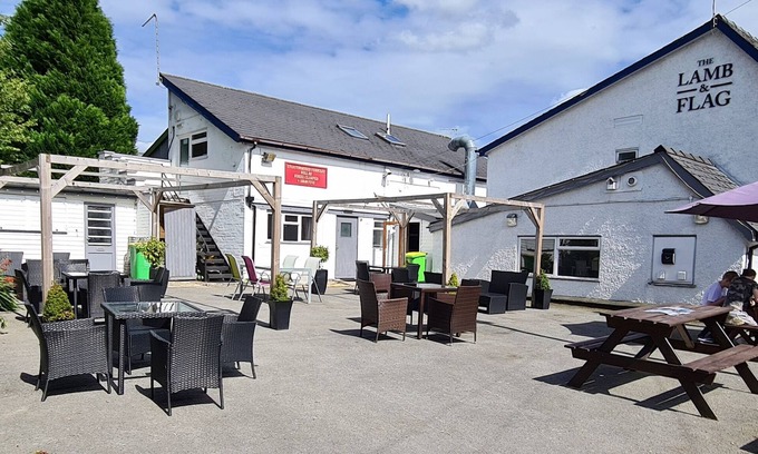 Rhayader Hotel | The Lamb and Flag Inn