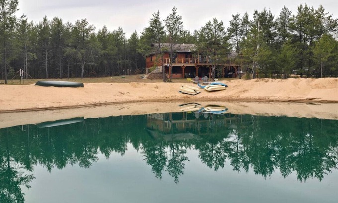 Necedah Haus | The Land in the Pines-Cabin