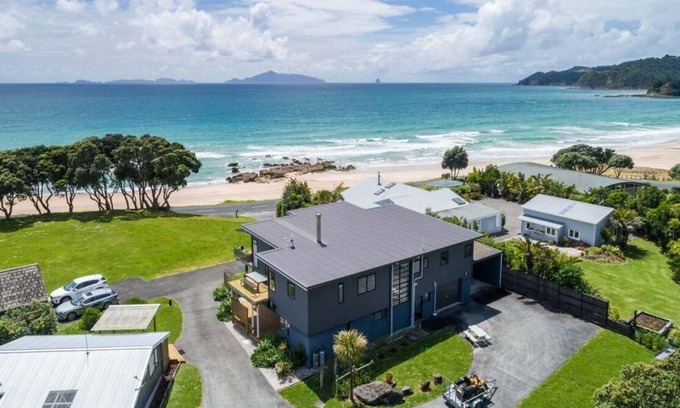Langs Beach Haus | The Langs - Large, modern, sunny holiday with stunning views a stone's throw from Langs beach