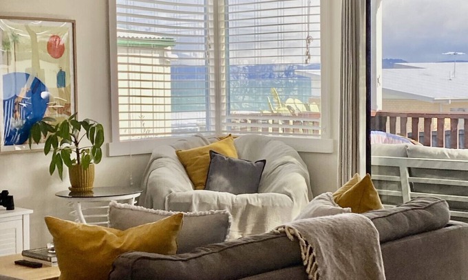 Primrose Sands Wohnung | The Lazy Fig - Ocean Views, Orchard & Pizza Oven