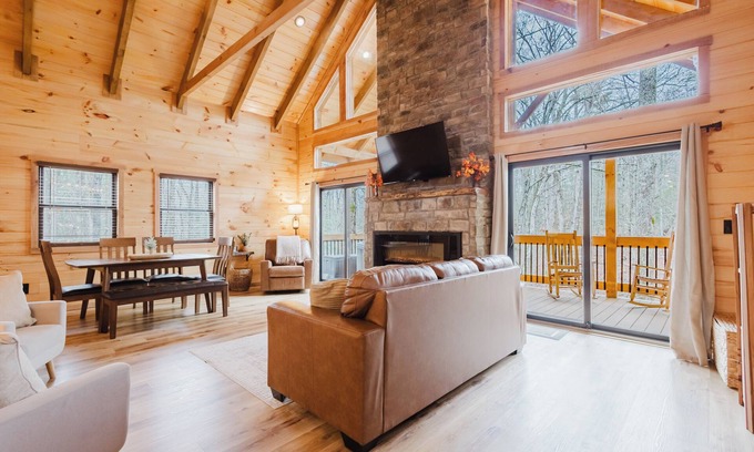 Saint Helens Kabine | The Lazy Maple in RRG - Fire pit/ hot tub/ arcade/wifi