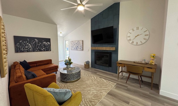 Eagle Haus | - The Lemon Drop - only 2 minutes to historic downtown Eagle!