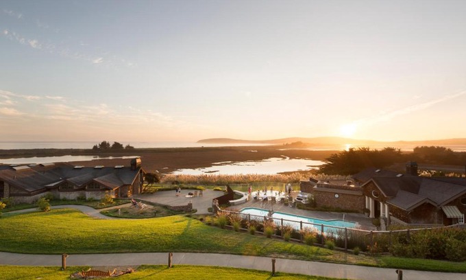 Bodega Bay Hotel | The Lodge at Bodega Bay