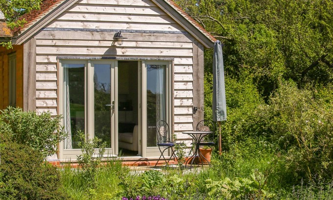 Malmesbury Hütte | DIE LODGE BEI MORTONS, romantisch in Malmesbury, Ref 1012693