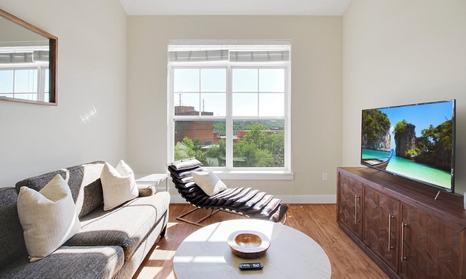 Eisenhower East Wohnung | THE LOFT | Relax | Cozy | Old Town | 2 Bedrooms