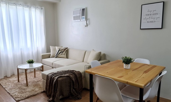 Cagayan de Oro Eigentumswohnung | The Loop 2-BR CONDO Fully Air-conditioned with Wifi, Sofa Bed & Water Dispenser