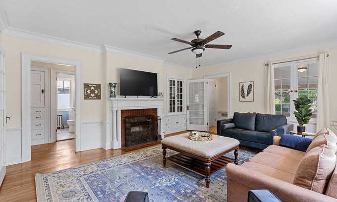 Manito Haus | The Lorraine at the Lilac Garden in Manito Park