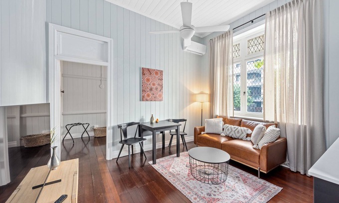 New Farm Wohnung | The Lounge! 2 Bed/1 Bath/1 Car ~ New Farm