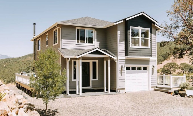 Ashland Haus | Das Madrone House, ein neues Land Getaway mit Panoramablick