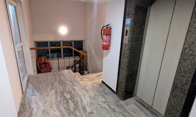 Madurai Wohnung | The Madurai lounge-over looking Meenakshi temple. top floor of hotel Padmam
