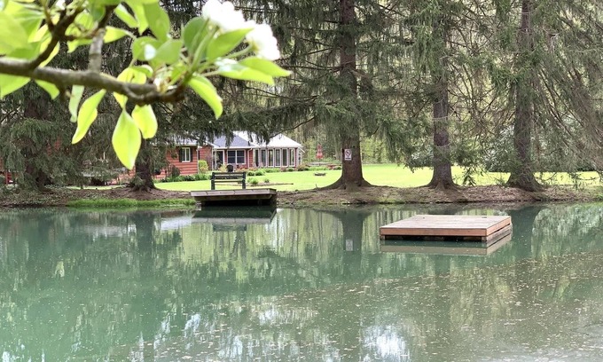 Austinburg Haus | Das Haupthaus im Rustic River Retreats - Private 27 Hektar großen Grand River Estate!