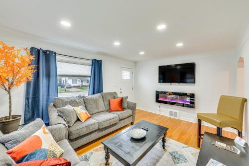 Maple Heights Haus | The Maple Tree Home 14 Mi to Downtown Cleveland