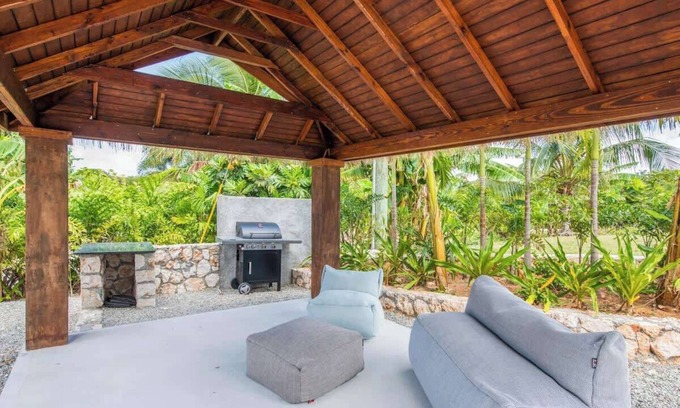 North Side Eigentumswohnung | The Mastic Cana LUXE Cottage & Pool on North Side