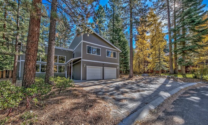 Lower Kingsbury Haus | Das Meadow Drive Home verfügt über 5 Schlafzimmer im wunderschönen Lake Tahoe Nevada