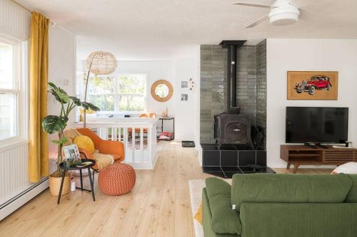 South Haven Haus | The MidMod of The Lake