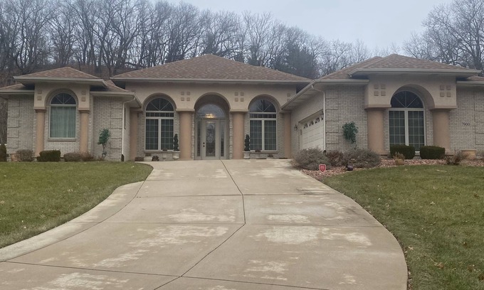 Miller Beach Haus | The Miller Manor