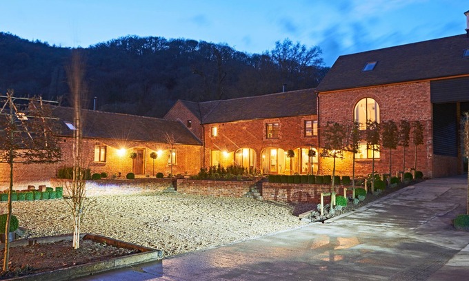 Moreton Hütte | THE MILLHOUSE, pet friendly, luxury holiday cottage in Welland