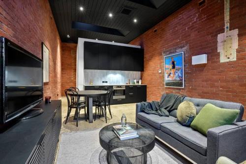 Geelong West Haus | The Milliner on Elizabeth