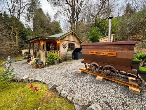 Blaina Kabine | The Miners Log Cabin