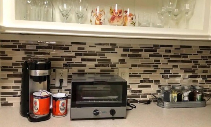 Williamston Haus | The Model T Suite at Snooze and Cruise Apartments