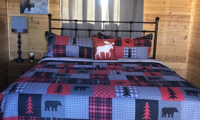 Clark Kabine | The Moose Lodge