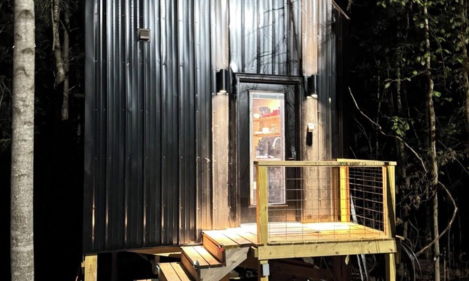 Tie Plant Kabine | The most unique getaway experience in North Mississippi!