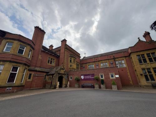 Wolverhampton Hotel | The Mount Country Manor Hotel & Golf Wolverhampton