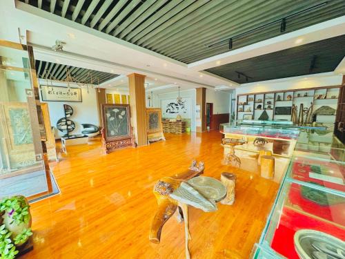 Xiangxi Haus | The Mountain and Views Guesthouse