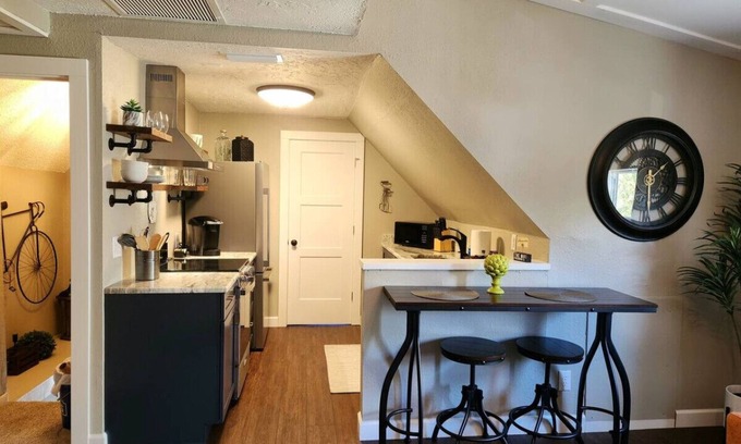 Downtown Dunedin Wohnung | The Nest in the Heart of Downtown Dunedin