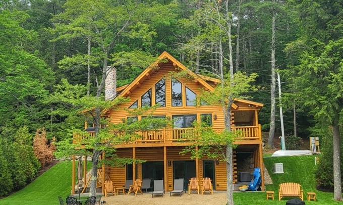 Amherst Kabine | The NEW Damon Pond Log Cabin