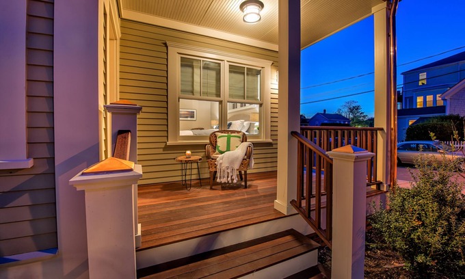 Yachting Village Haus | The Newport Lofts - 611 Thames Street