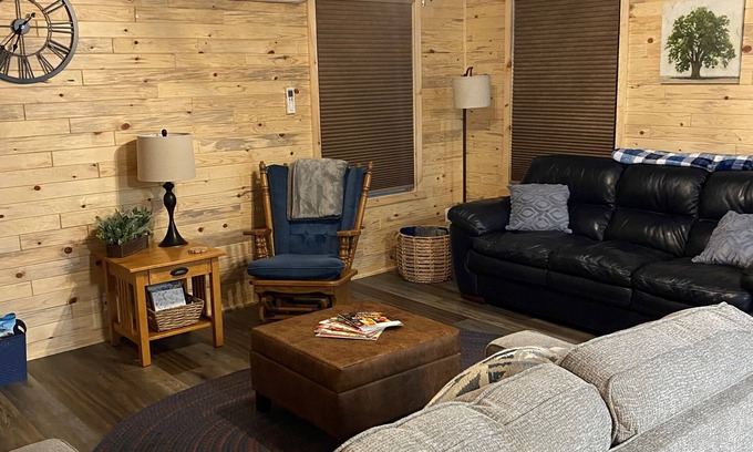 Birch Run Township Haus | The Oaks - Frankenmuth/Birch Run