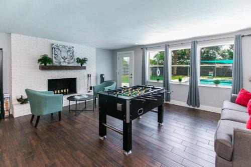 Gainesville Haus | The Oasis with New Salt Pool Close to Everything