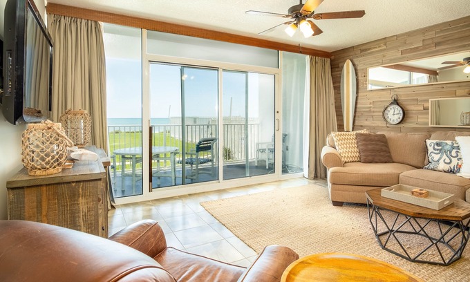 Bethune Beach Wohnung | The Oceans- 3/3 Ocean Front Ground Floor Unit 103