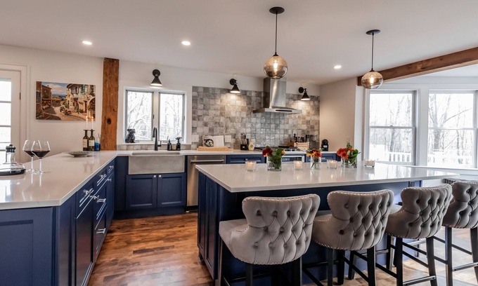 New Gloucester Haus | The Old Bell Tavern - Luxury in the Country 3BDR w/AC and fantastic deck!