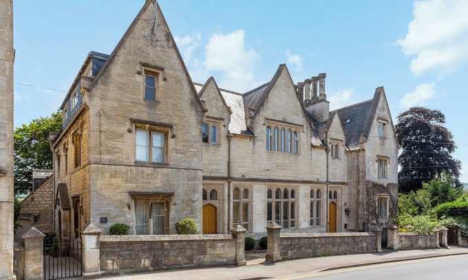 Painswick Hütte | The Old Library, Apartment 1