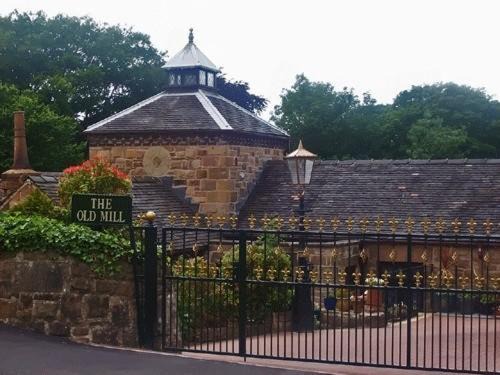Crich Haus | The Old Mill and Cottage