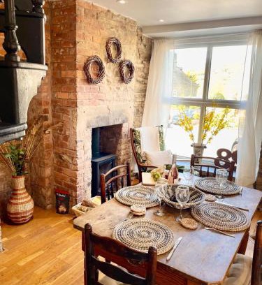 Hayfield Haus | The Old Toll House