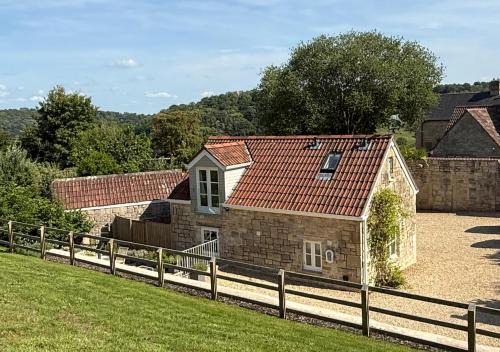 Monkton Combe Haus | The Old Workshop, Monkton Combe - Elegant Cotswolds Retreat near Bath