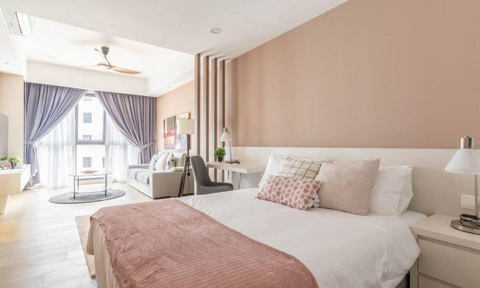 Mont Kiara Wohnung | The OOAK Kiara 163 2R2B with 500 Mbps WiFi Netflix Amazon Prime