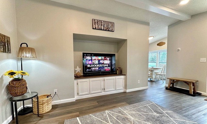 Michaywe Haus | The Otsego! A Marvelous 3-bedroom house!