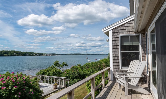 Mid-Coast and Islands Haus | The Overlook- Enjoy stunning sunsets from this well-appointed Bailey Isl home