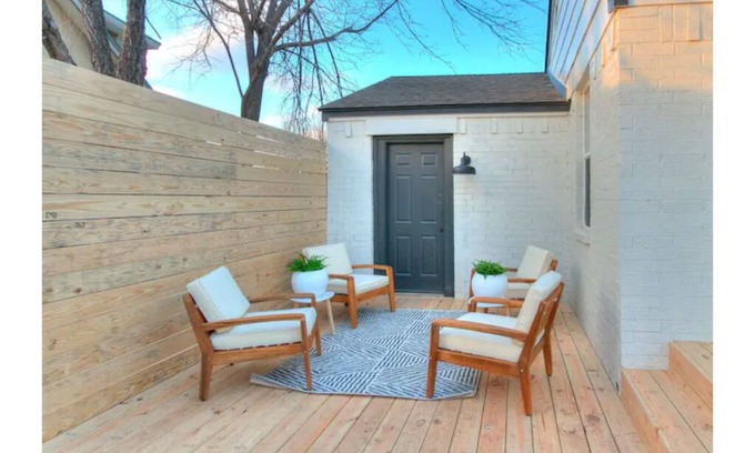 Norman Haus | The Palms - A Calm Haven in the Heart of Norman