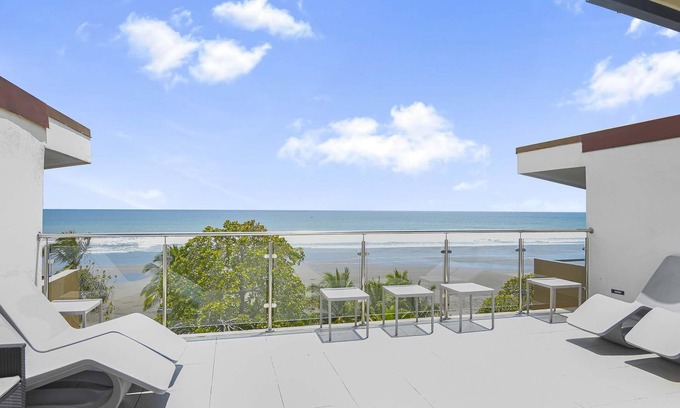 Bejuco Eigentumswohnung | The Palms: Beachfront Condo with AC and pools!